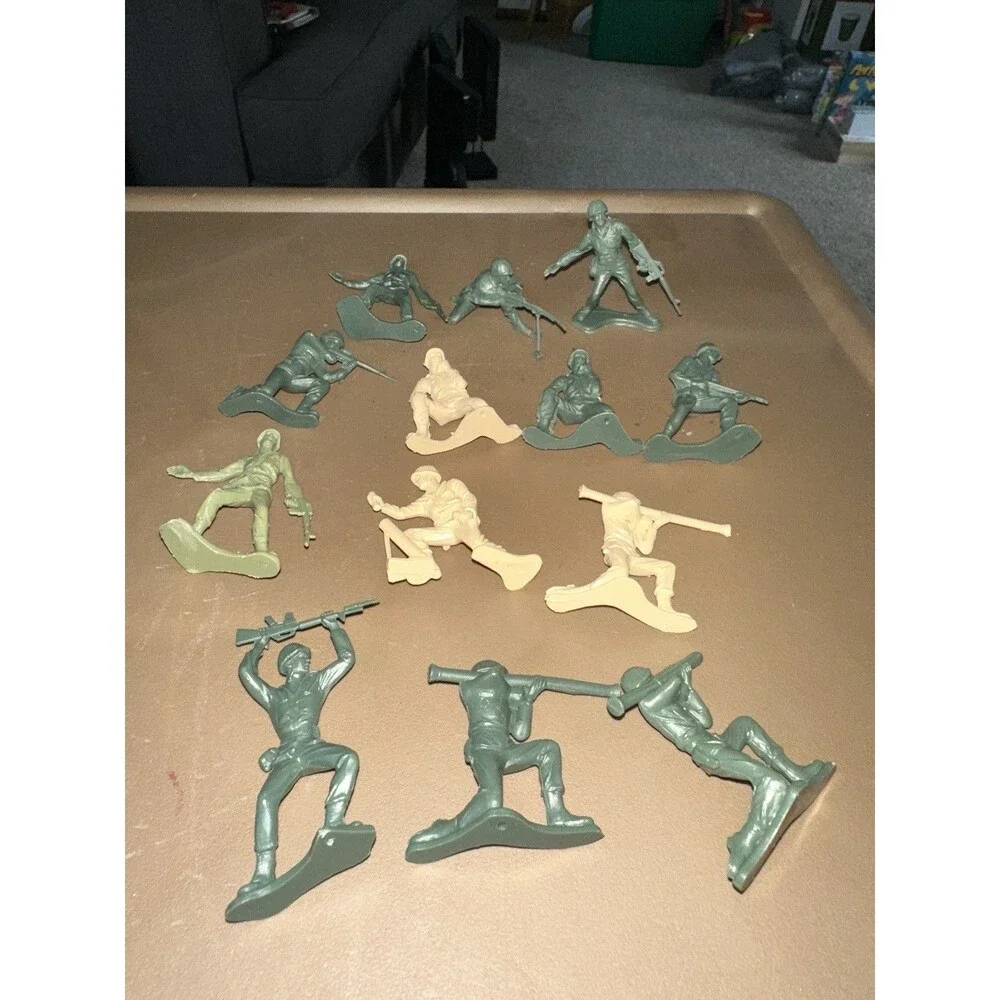 Lot of 13 Vintage 2” Plastic Army Men Soldiers Green Tan Bazooka Rocket Poses